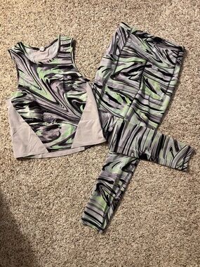 Lululemon size 4 bundle
